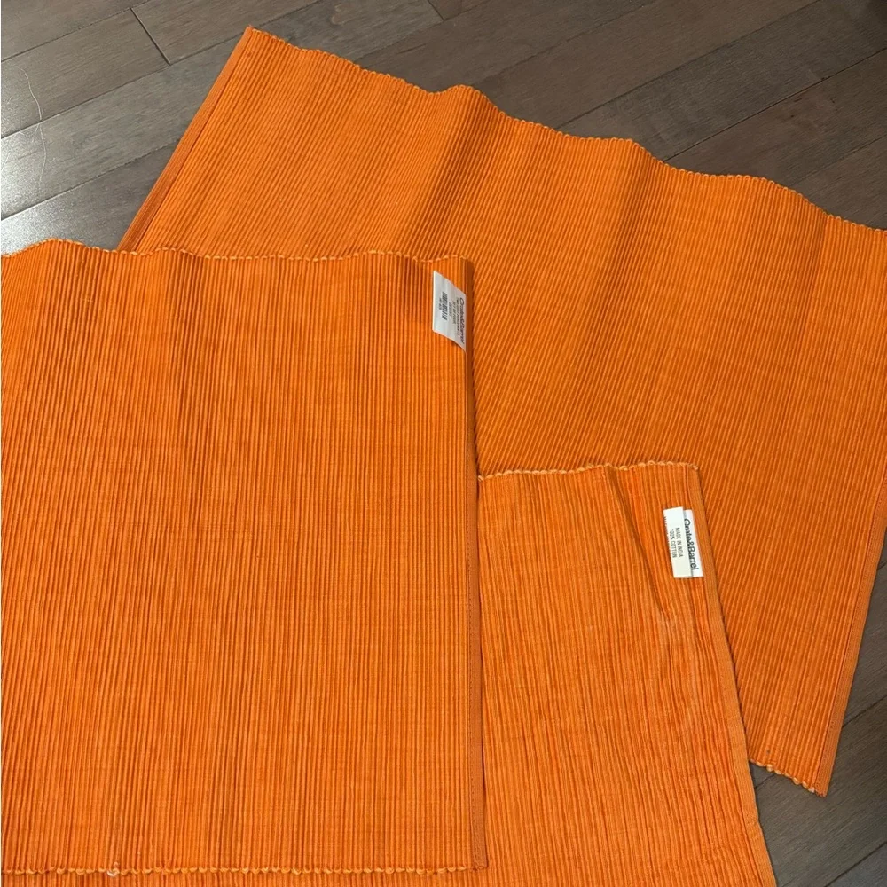 Crate&Barrel 100% Cotton Twilight Placemats (3) three in Orange/ Desert